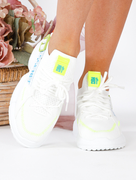 Adidasi Sport Dama Essences Alb