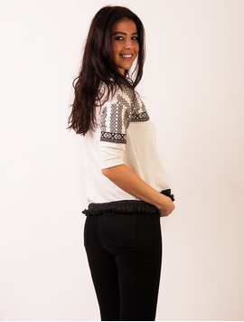 Bluza Dama Cu Model Traditional Si Franjuri Alb Si Negru