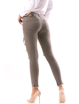 Damaged Jeans 