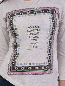 Bluza Dama Cu Imprimeu Someone Unique Bej Inspicat