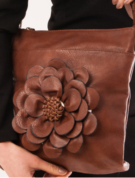 Geanta Dama Cu Accesorizata Cu Floare Abstract Maro