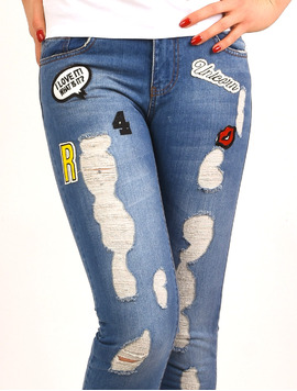 Jeans Dama Cu Rupturi Si Aplicatii Decorative Relaxed Albastri