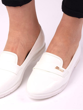 Mocasini Dama Cu Aplicatie Metalica Follow Albi
