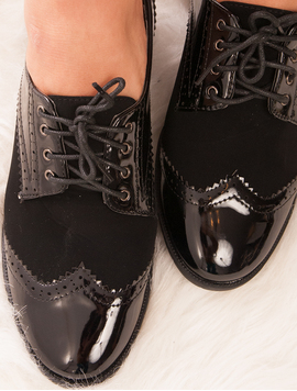 Pantofi Dama Cu Siret Si Cusaturi Decorative Follow Negri