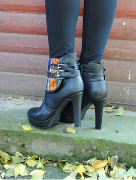 Botine Dama Cu Toc, Catarame Si Material Textil Negre