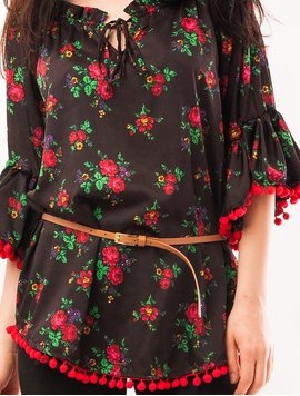 Bluza Dama Cu Model Floral, Ciucuri Si Curea Negru Si Rosu