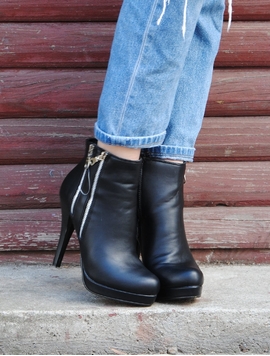 Botine Dama Cu Fermoare Si Toc Cui Negre