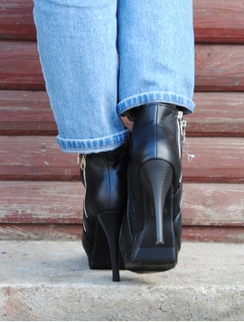 Botine Dama Cu Fermoare Si Toc Cui Negre