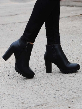 Botine Dama Cu Fermoare Si Toc Negre