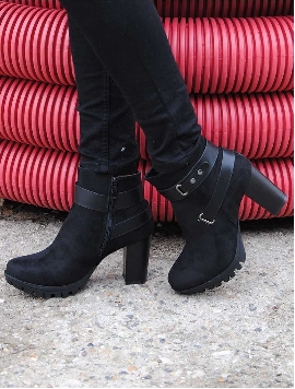Botine Dama Din Piele Intoarsa Cu Toc Si Curea Negre
