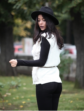 Vesta Dama Cu Blanita Si Cordon Alba